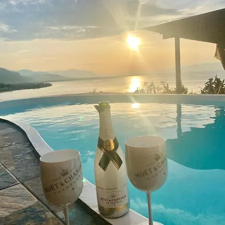 Magical View, Asproneri, Appartement *