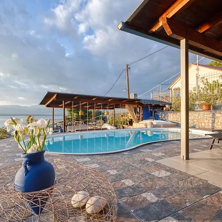 Magical View, Asproneri, Apartment *