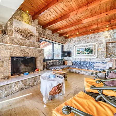 Magical View, Asproneri, * Kamena Vourla