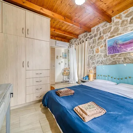 Magical View, Asproneri, *