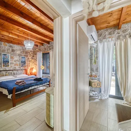 Magical View, Asproneri, * Kamena Vourla