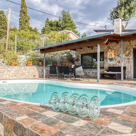 Magical View, Asproneri,